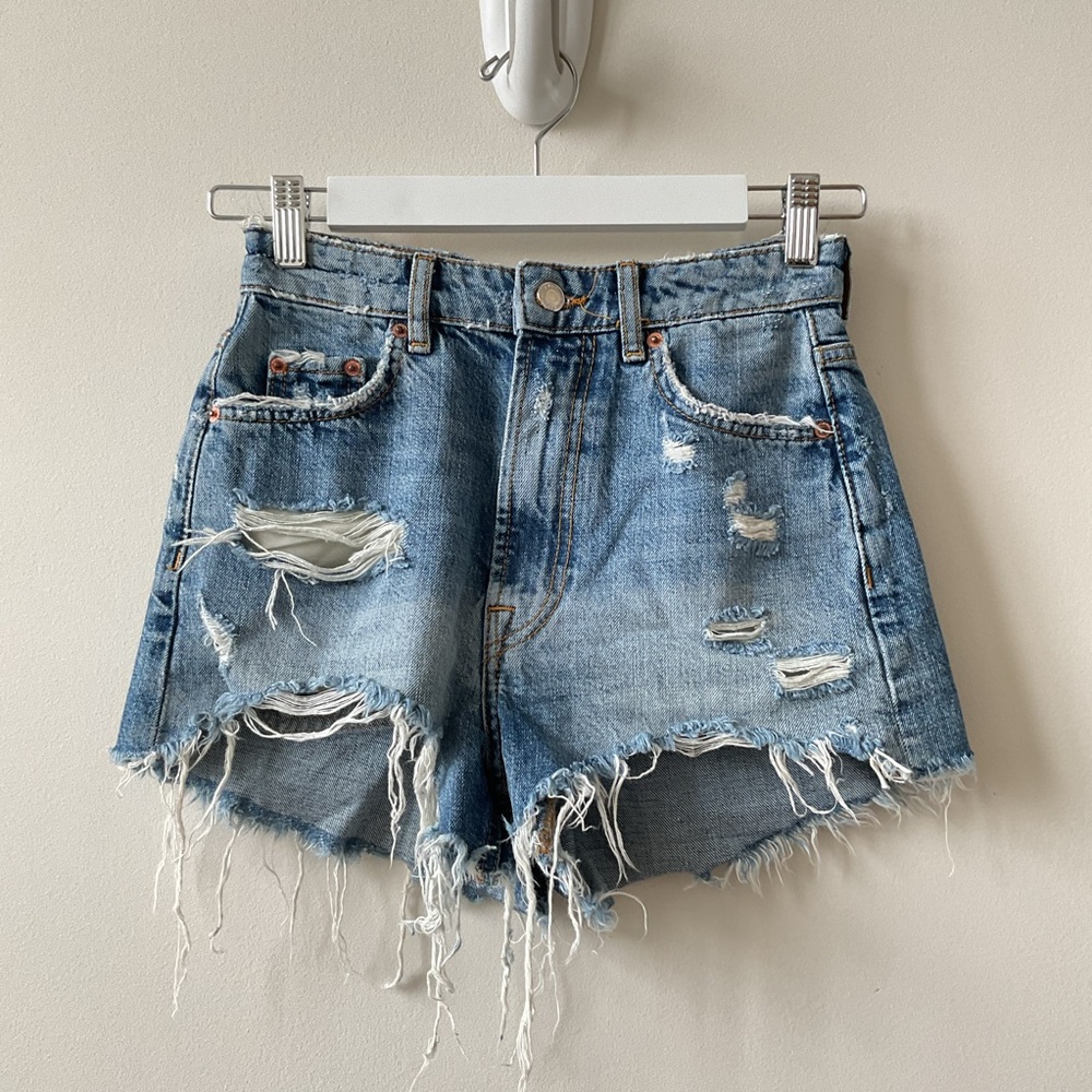 Zara The HW Short High Waist Blue Denim Distressed Ripped Jean Shorts Size 0